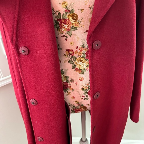 Dawn Levy Burgundy Coat with real Fox fur detachable collar. - Picture 3 of 6